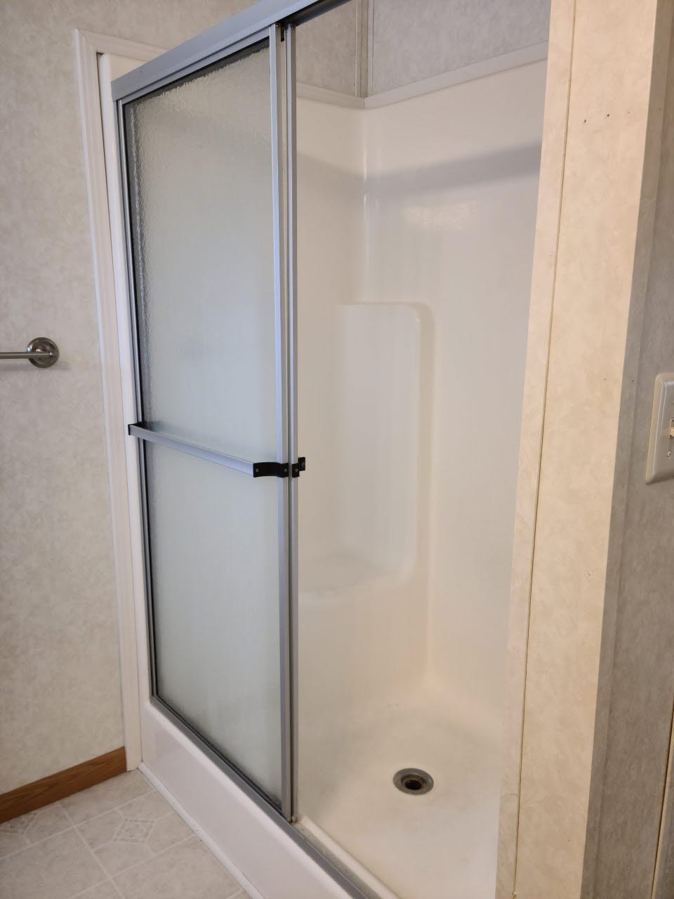 primary shower.jpg