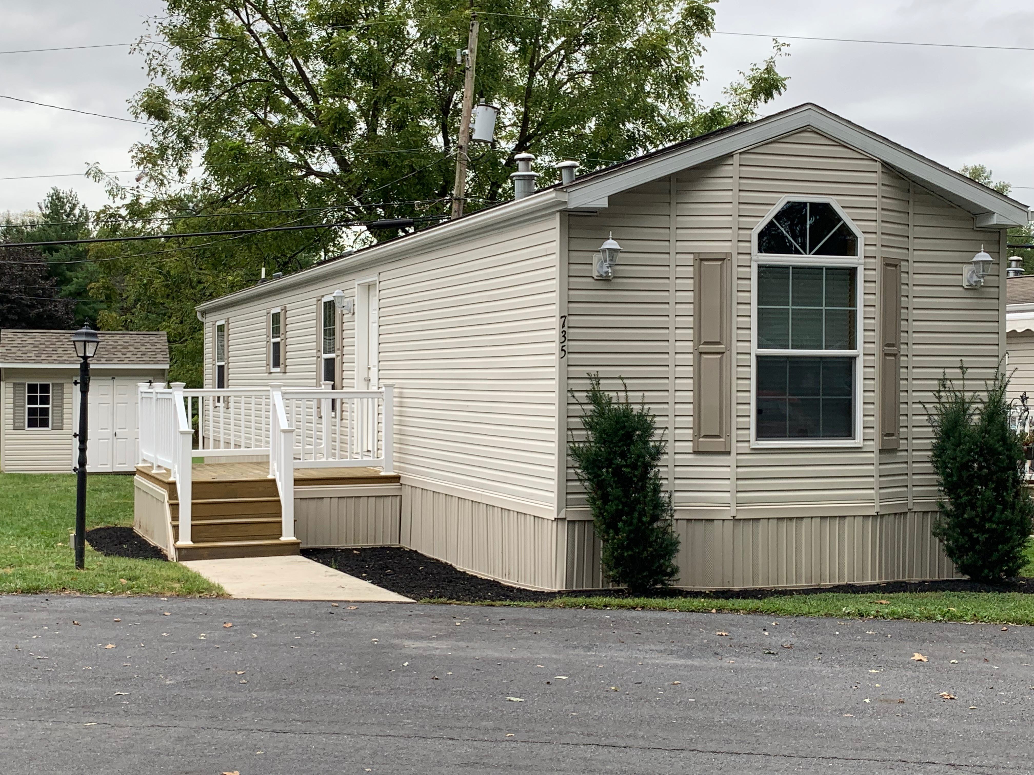 UNDER CONTRACT  2016 Pine Grove 2BR/2BTH Home 